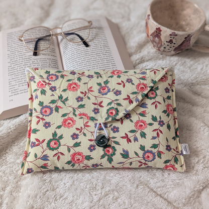 Pochette Camélia - Livre de poche