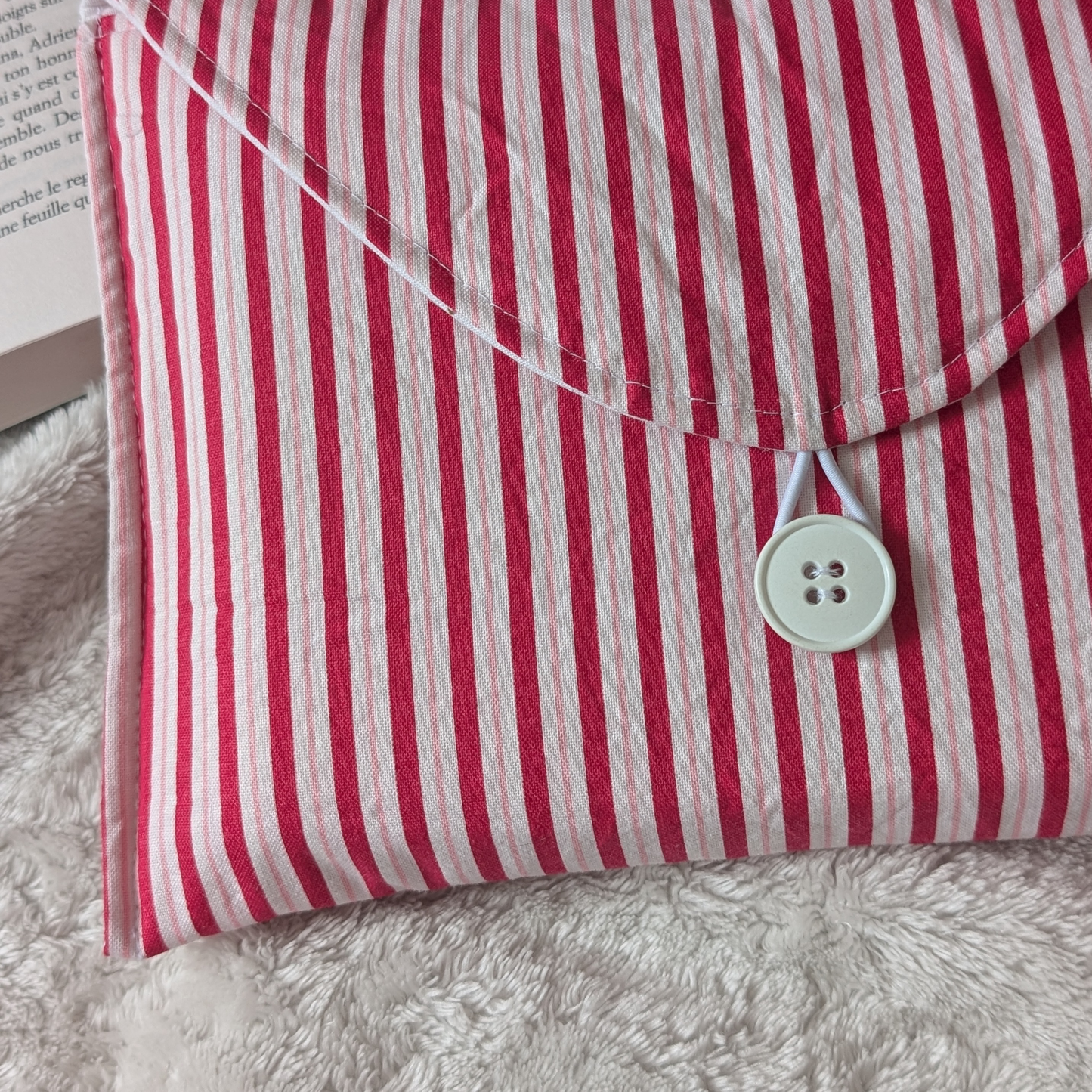 Pochette Lola - Livre de poche
