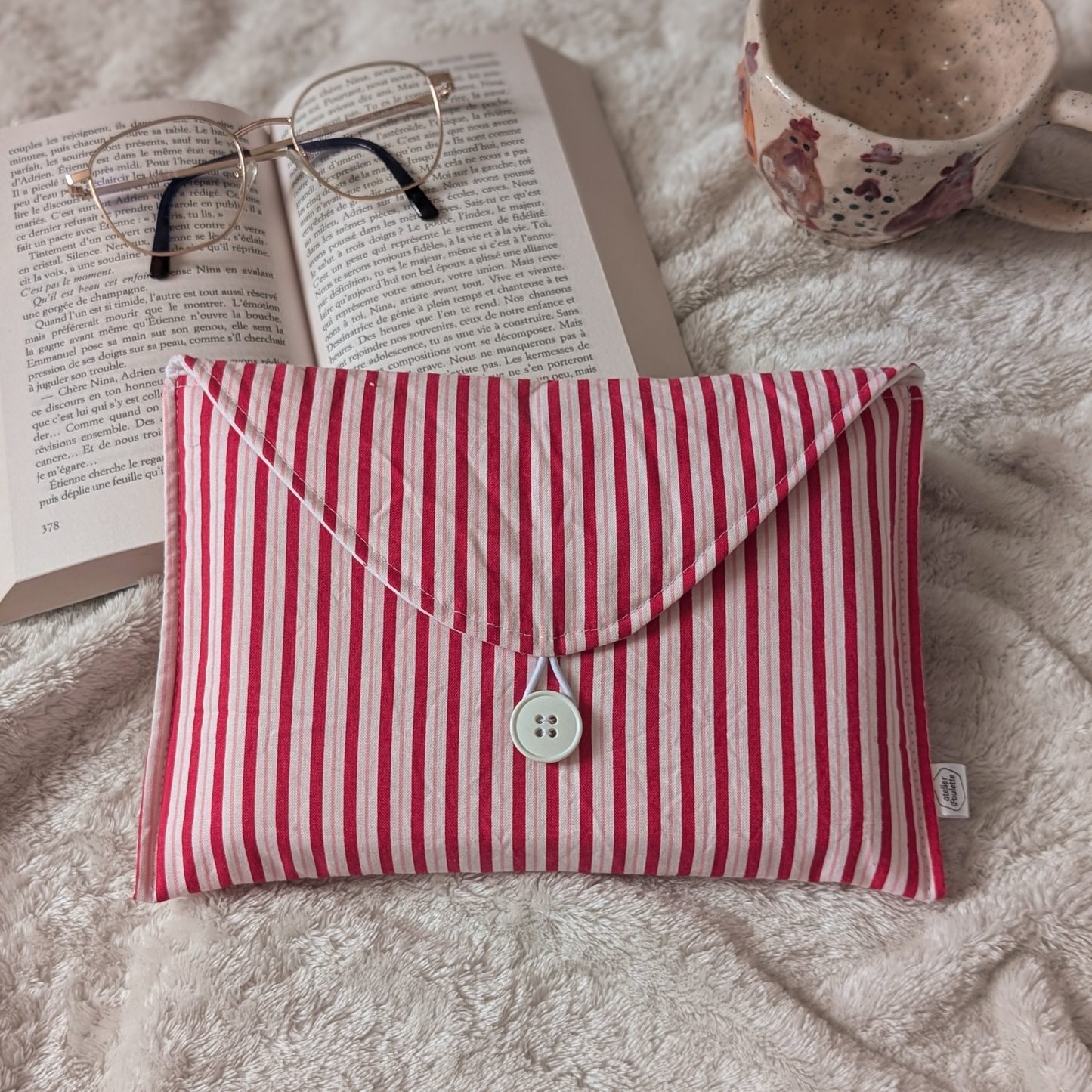 Pochette Lola - Livre de poche