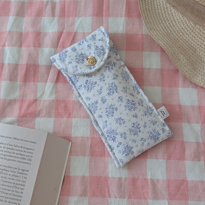 Etui à lunettes fleurs bleues
